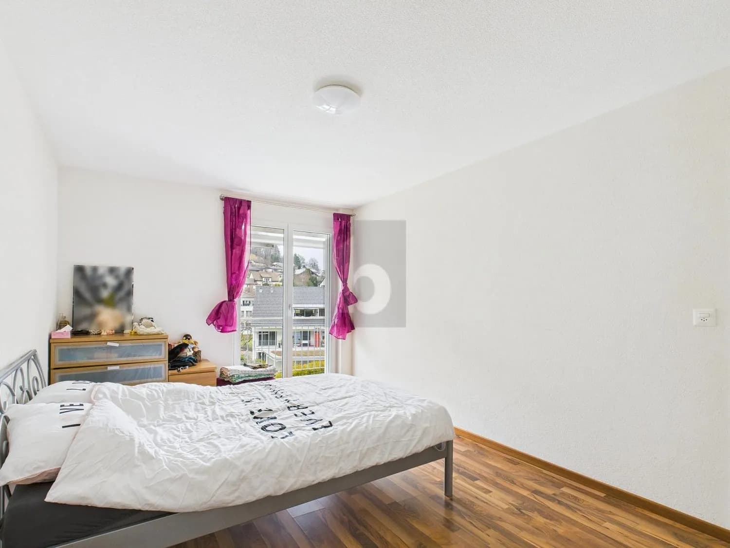 FAMILIENFREUNLICH MIT SONNIGEM GARTEN!