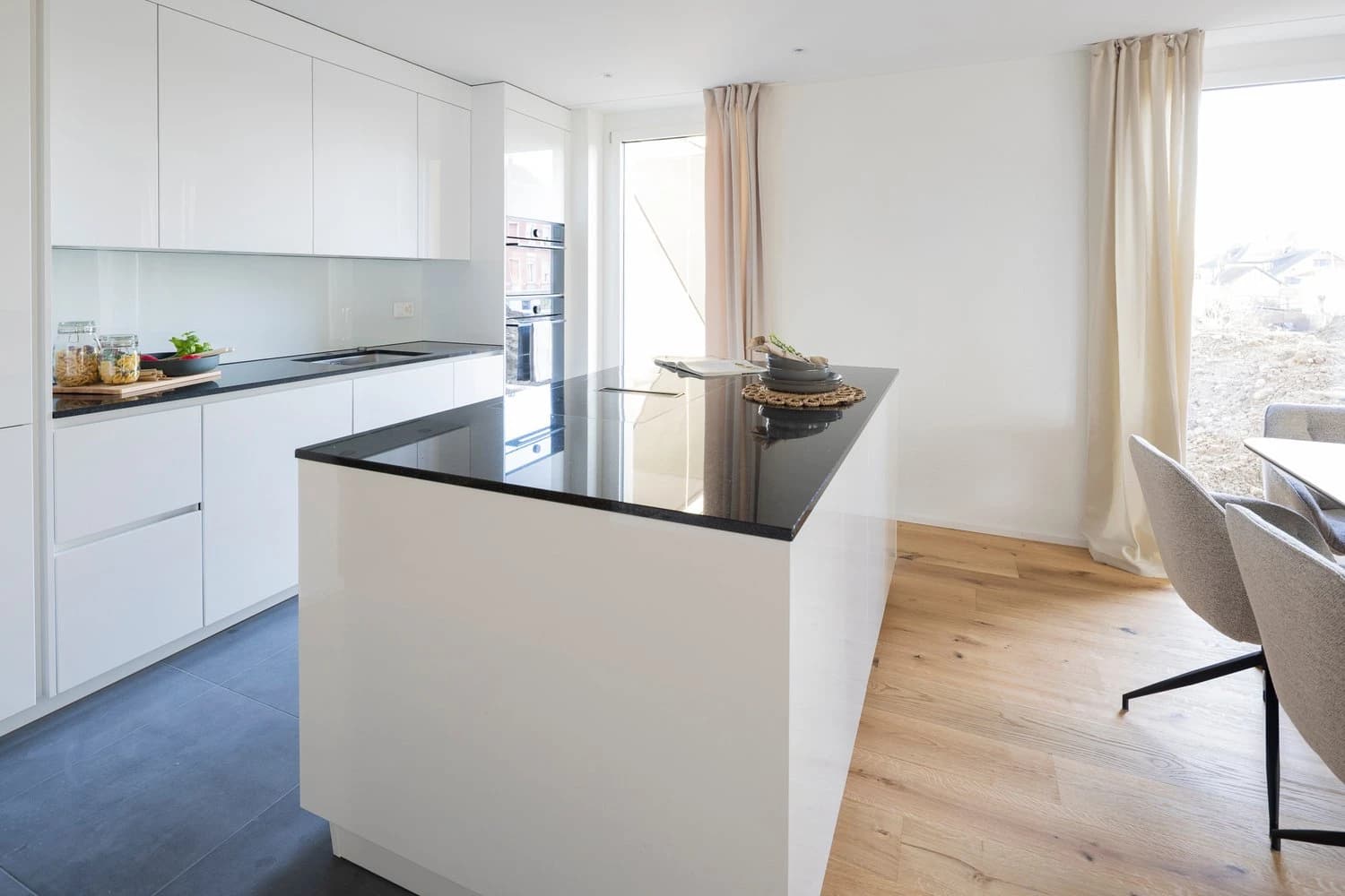 Letzte Neubauwohnungen: Zentral mit grosser Gartenterrasse