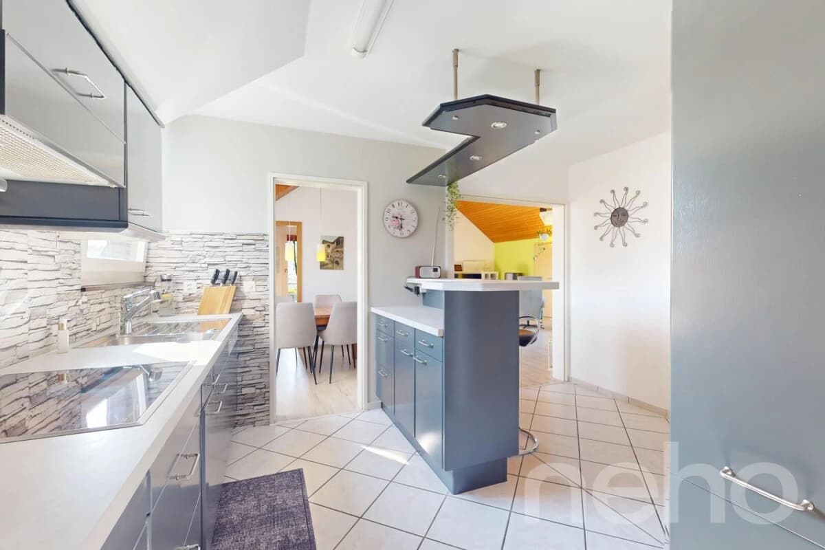 Ruhige 4.5-Zimmer-Dachwohnung mit Balkon in Kaiseraugst