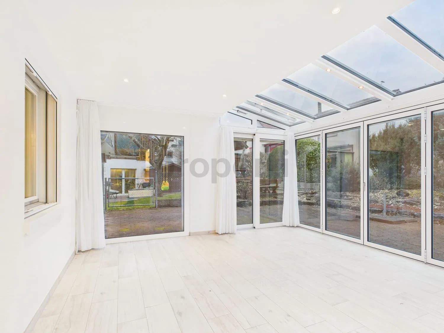 Moderne 3.5-Zimmer Terrassenwohnung in Bubendorf - Ihr Rückzugsort mit Stil und Alltagstauglichkeit