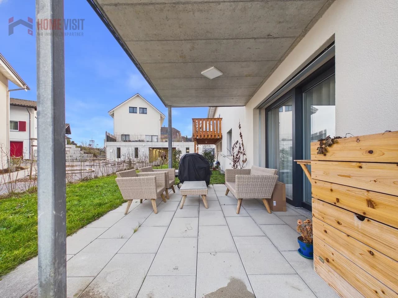 Exklusive 3.5-Zimmer-Gartenwohnung mit beheiztem Hobbyraum