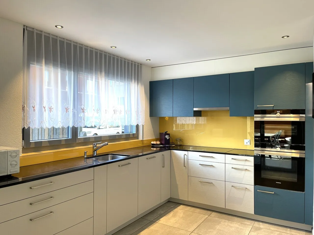 Helle 4½-Zi-Gartenwohnung mit Carport und Garten