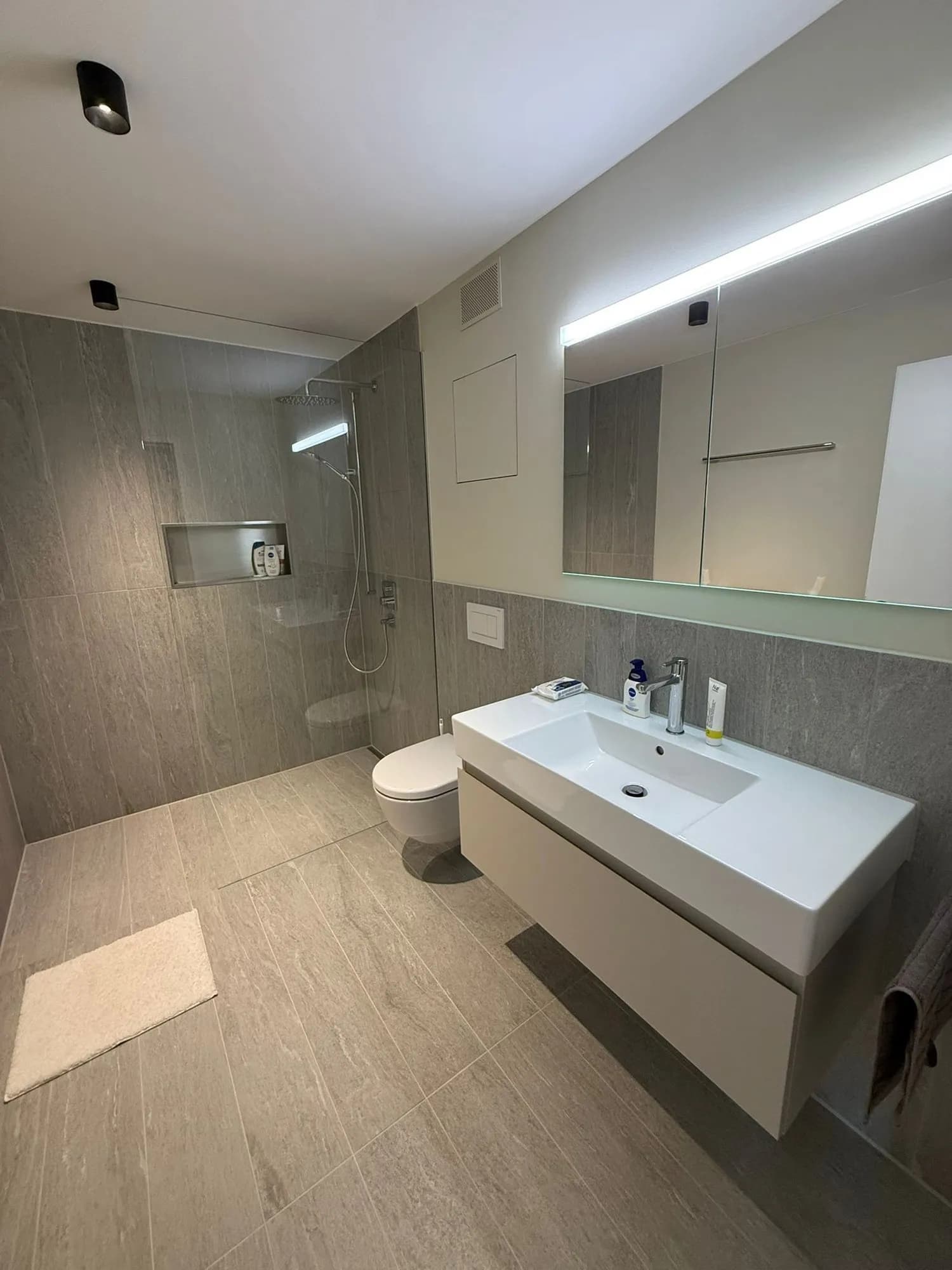 Moderne 2.5-Zimmer-Wohnung mit Balkon, Chur