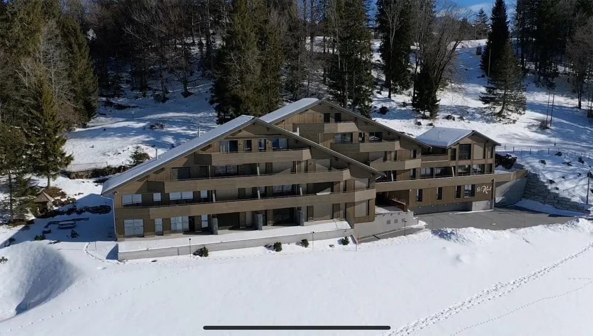 Moderne 2.5-Zimmer-Wohnung mit Panoramasicht in Illgau (St. Karl)