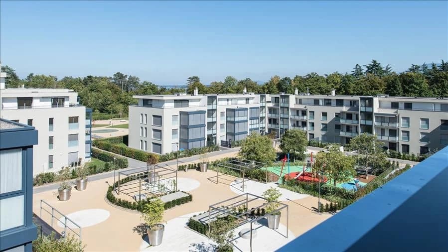 Magnificent duplex penthouse with view over the lake and large terraces