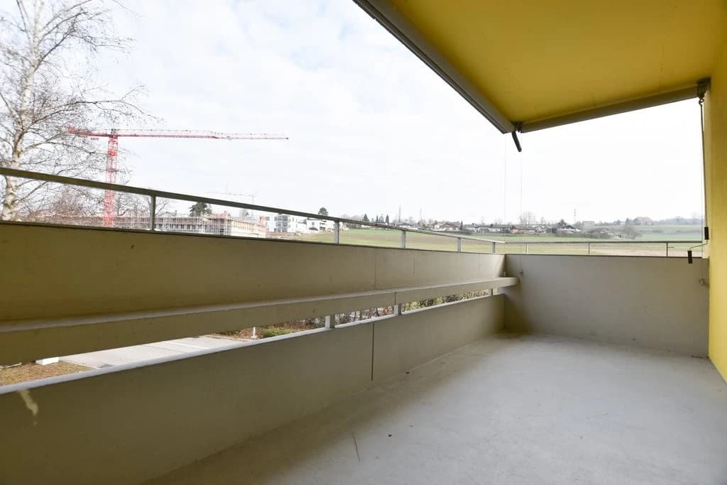 Helle Wohnung mit moderner Küche und Bad