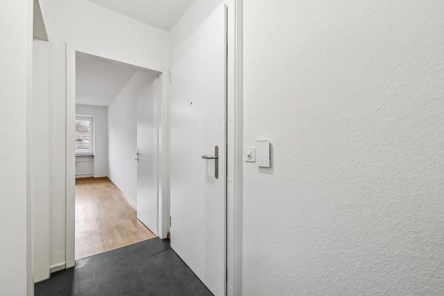 MIETEN OHNE KAUTION - Modern sanierte Wohnung mit heller Atmosphäre