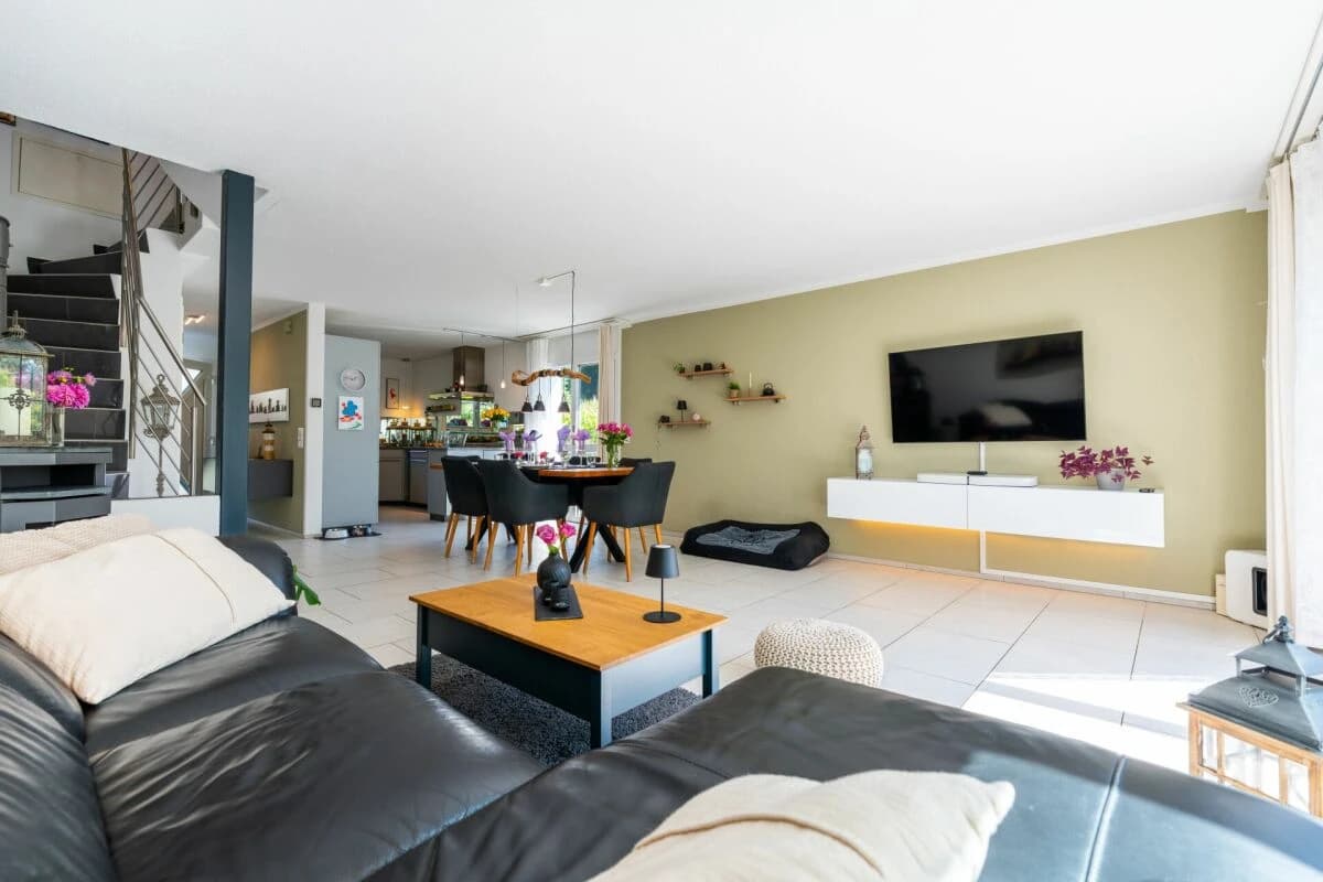 Traumhaft schöne & renovierte Doppelhaushälfte am Waldrand bei Schönbühl zu verkaufen