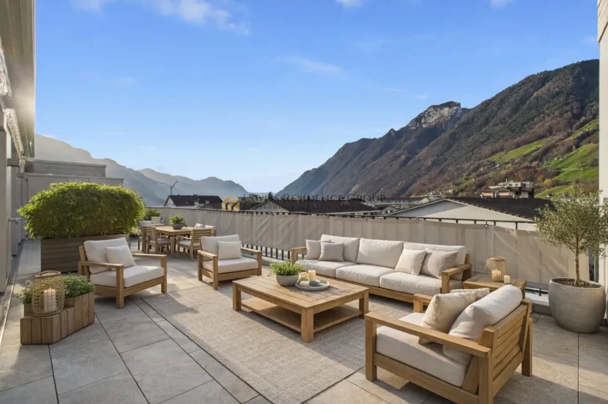 Traumhafte Attika mit Bergsicht - Exklusives Wohnjuwel