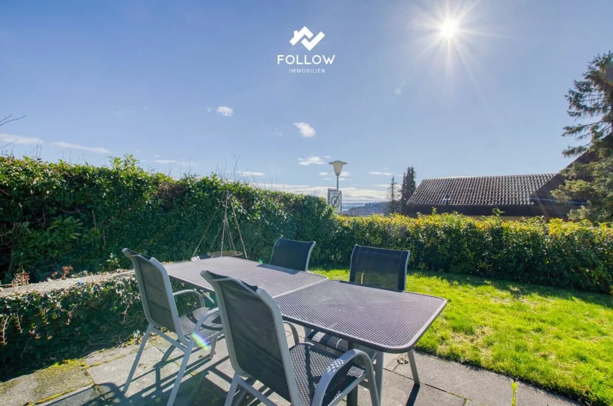 Wohnen mit Weitblick, Zweifamilienhaus an bester Hanglage