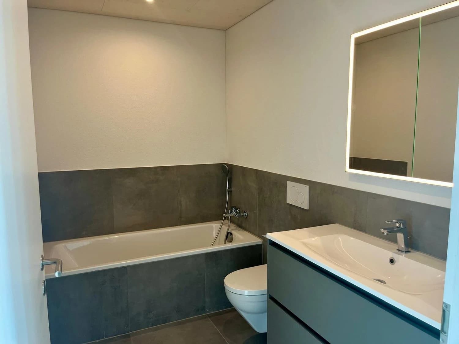 Moderne 3.5-Zimmer Wohnung mit erstklassiger Lage in Rohrbachgraben