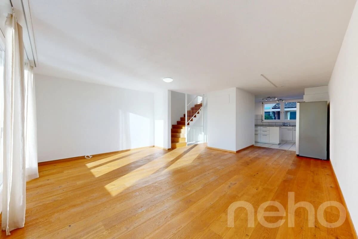 Attraktives 5.5-Zimmer-Reihenmittelhaus mit Blick ins Grüne