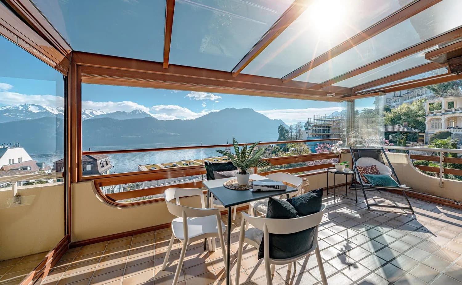 WUNDERBARE MAISONETTEWOHNUNG MIT TRAUMAUSSICHT