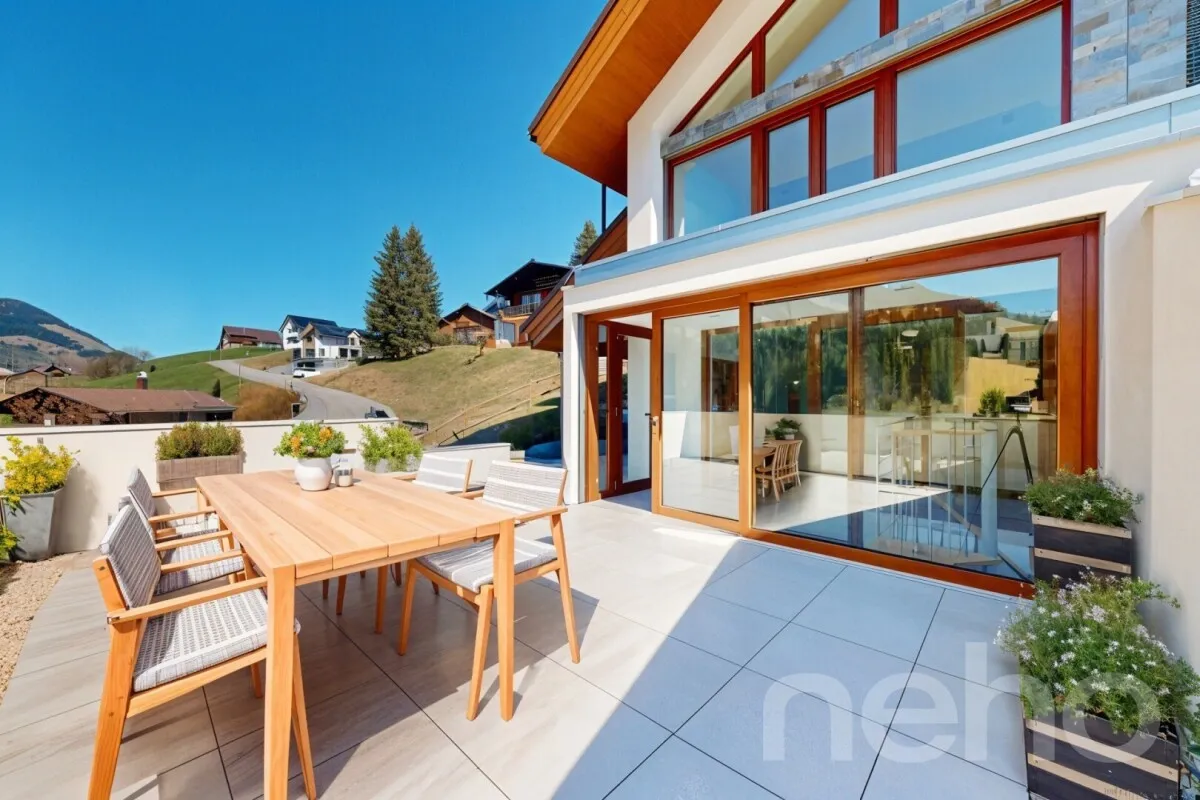 Ankommen und durchatmen: Neubau mit unverbaubarem Bergblick