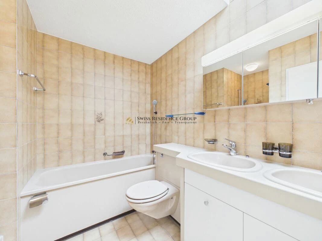 Sonniges 7.5-Zimmer Reihen-Einfamilienhaus mit Garten, Balkon und Bergsicht