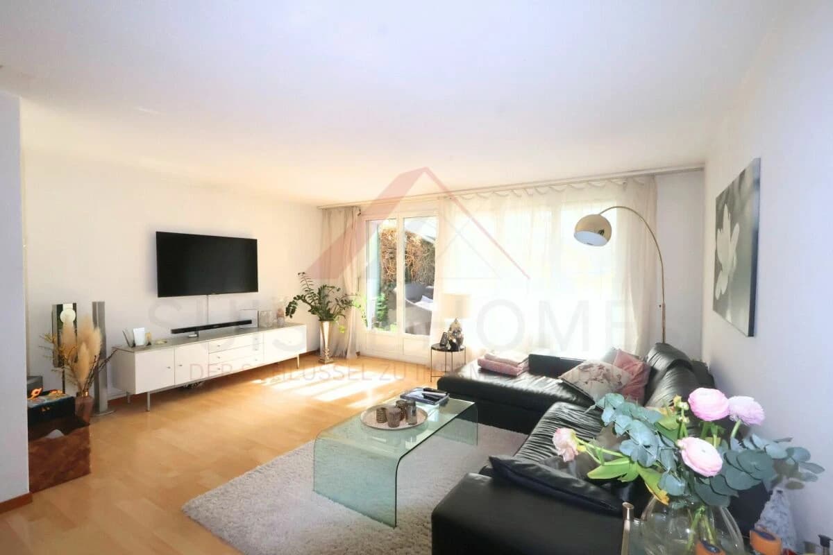 Gepflegtes 4.5-Zimmer-Reiheneinfamilienhaus mit Garten und Bergsicht