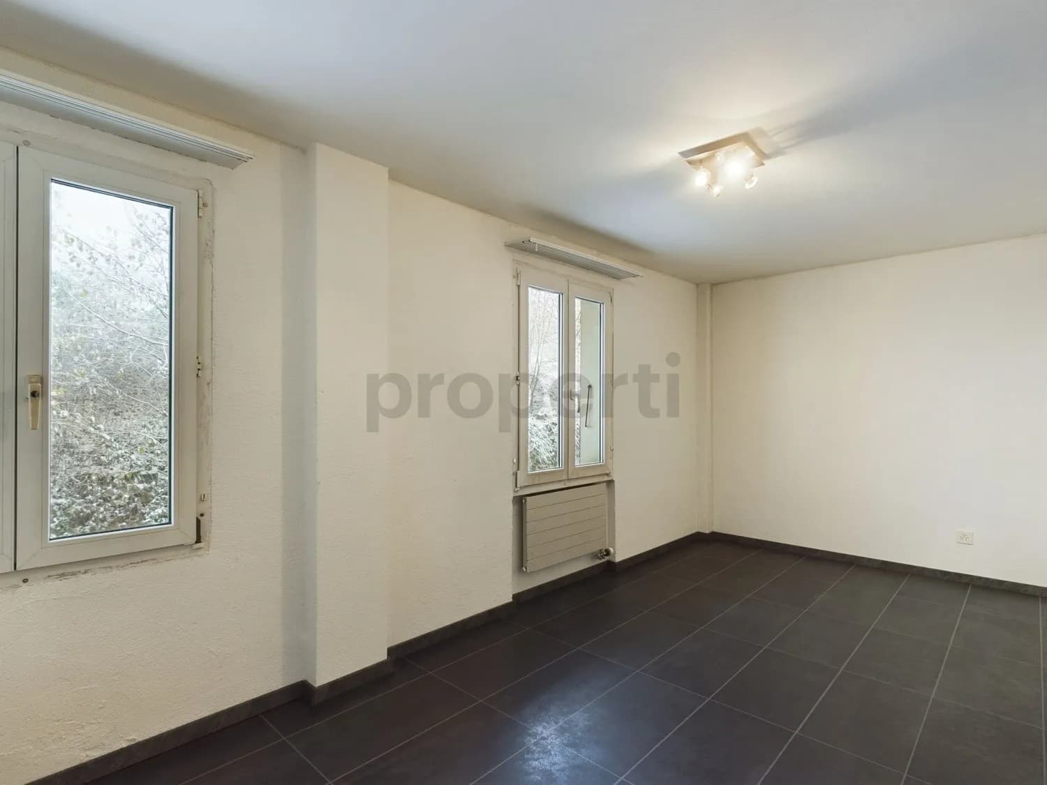 Exklusives Einfamilienhaus in ruhiger Waldrandlage mit Seesicht und Garten