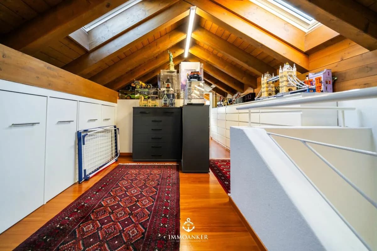 Exklusive 6.5-Zimmer-Dachgeschosswohnung mit Lift direkt in die Wohnung - Seepark Altendorf