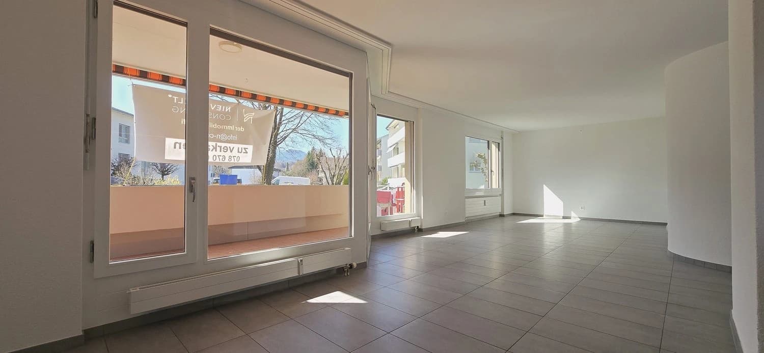 Frisch renovierte 4.5 Zi.-Wohnung direkt neben Kindergarten- & Grundschule