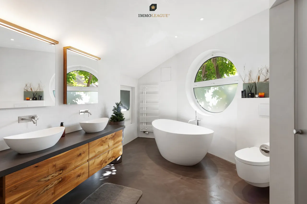 Seltene Gelegenheit: Villa mit Privatweiher an idyllischer Lage.