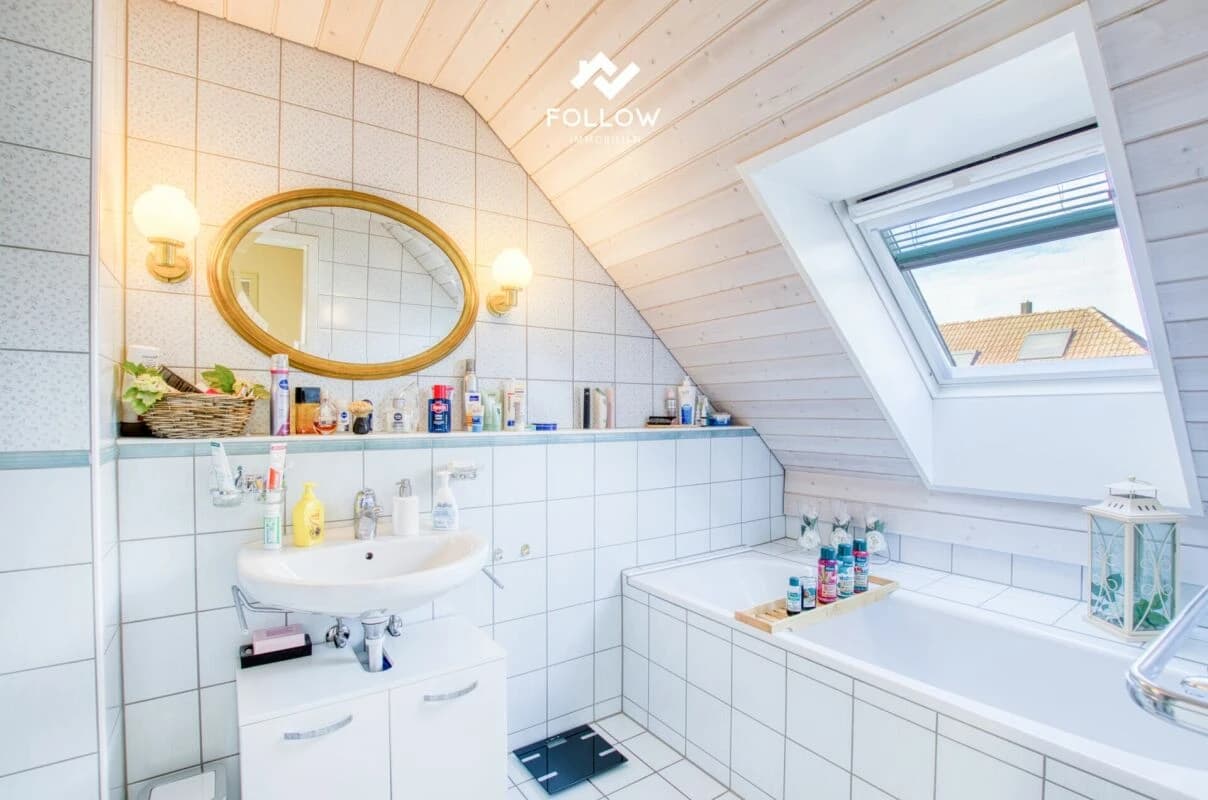 Eckhaus mit privatem Gartenparadies