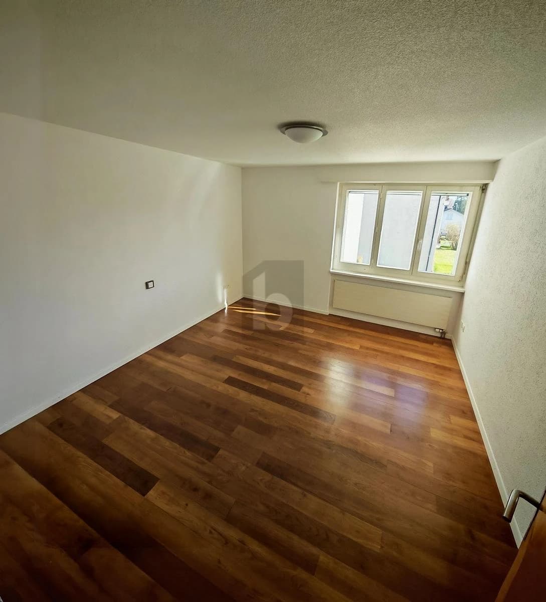 RUHIGES JUWEL, PERFEKT ERSCHLOSSEN