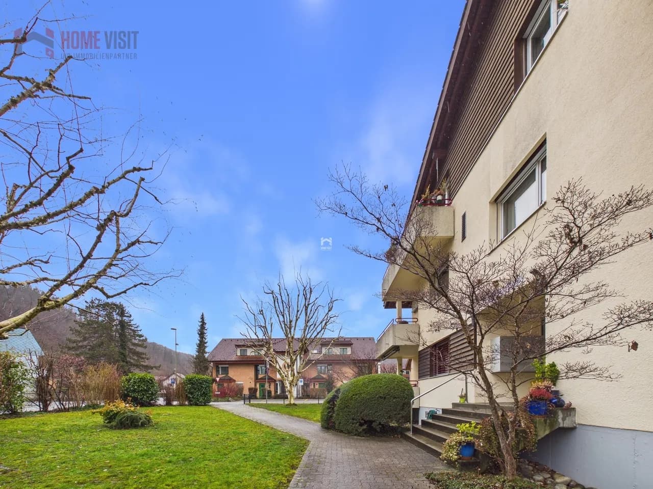 Erstbezug nach Kernsanierung - stilvoll wohnen in Zunzgen