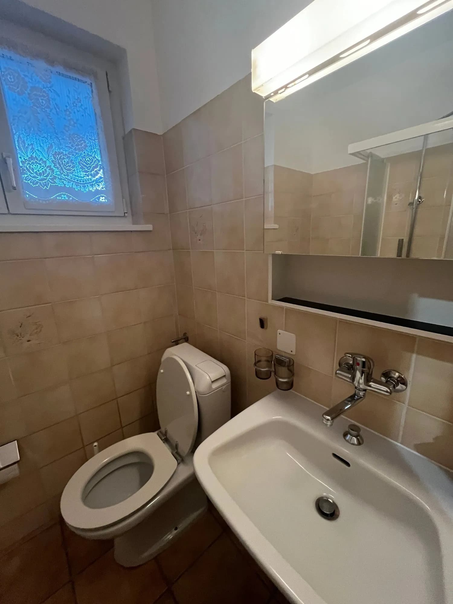 Ruhige 2,5-Zimmer-Wohnung in Agno / Zweitwohnsitz möglich  /Vendiamo anche in Residenza Secondaria Tranquillo appartamento di 2,5 locali ad Agno