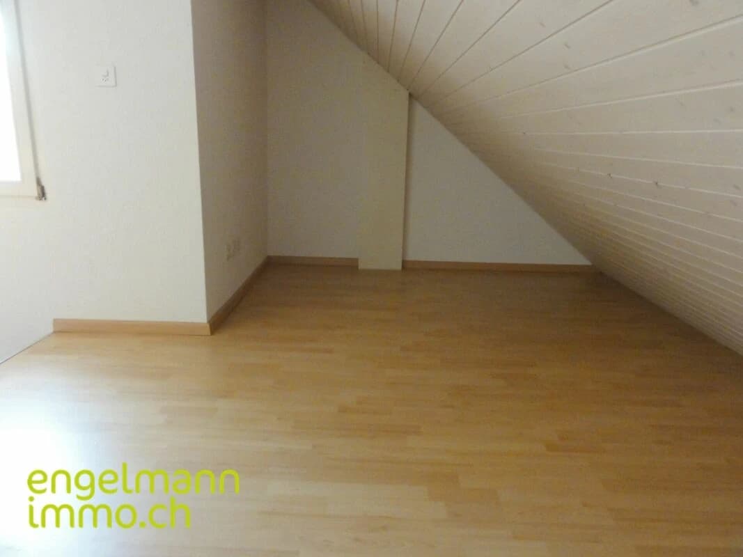 Schöne 2.5-Zimmer-Duplexwohnung/ Bel appartement en duplex de 2.5 pièces