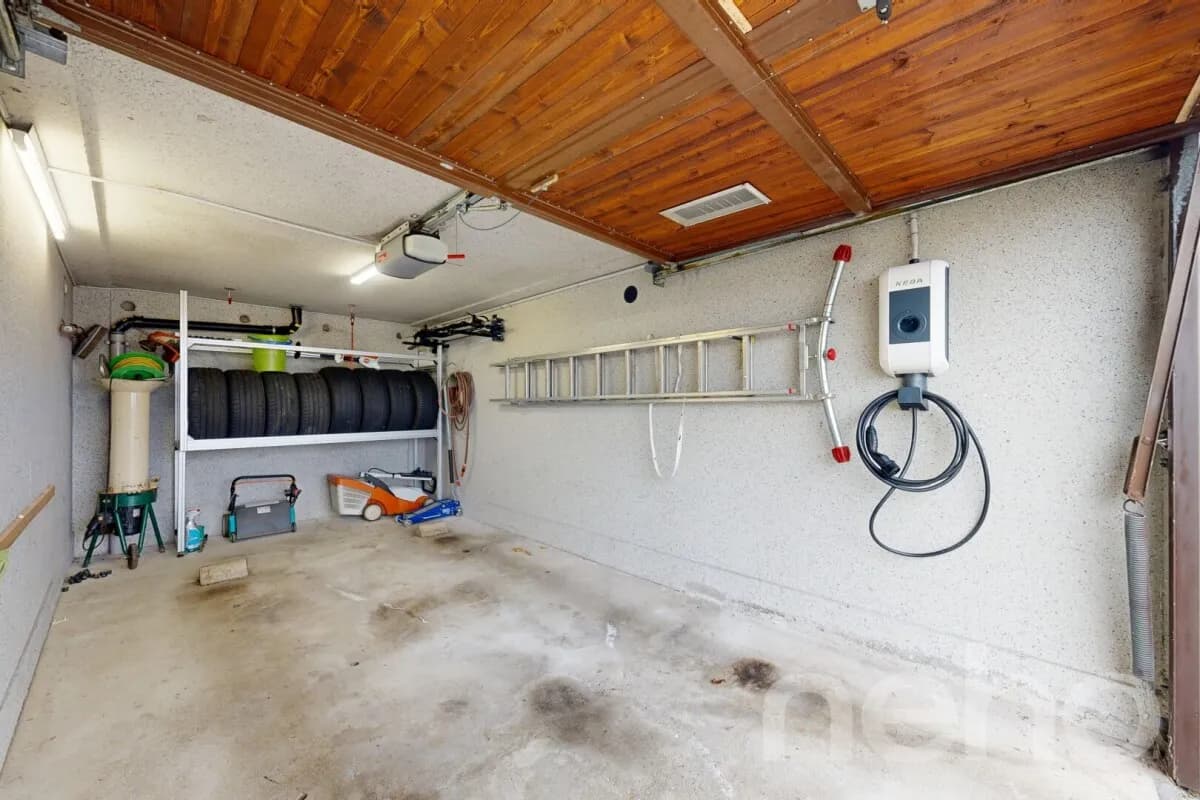 Modernisiertes DEFH mit PV-Anlage, Wärmepumpe und Pergola