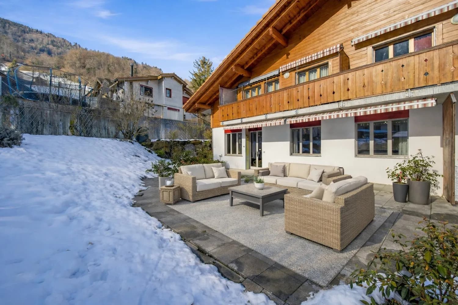 WOHNEN MIT ALPENPANORAMA - 4.5 ZIMMER GARTENWOHNUNG