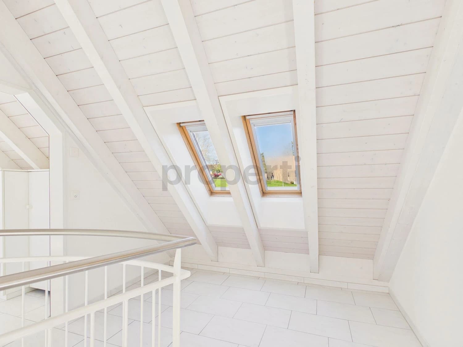 Modern 3.5-Zimmer-Wohnung mit Lift und Tiefgarage, Unterengstringen