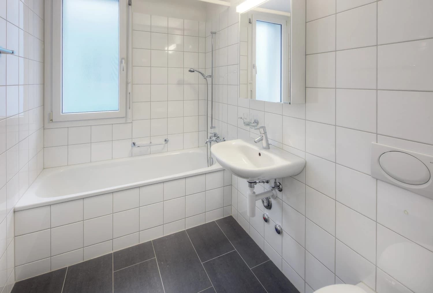 Hochwertige, elegante Wohnung mit 30m² Balkon!