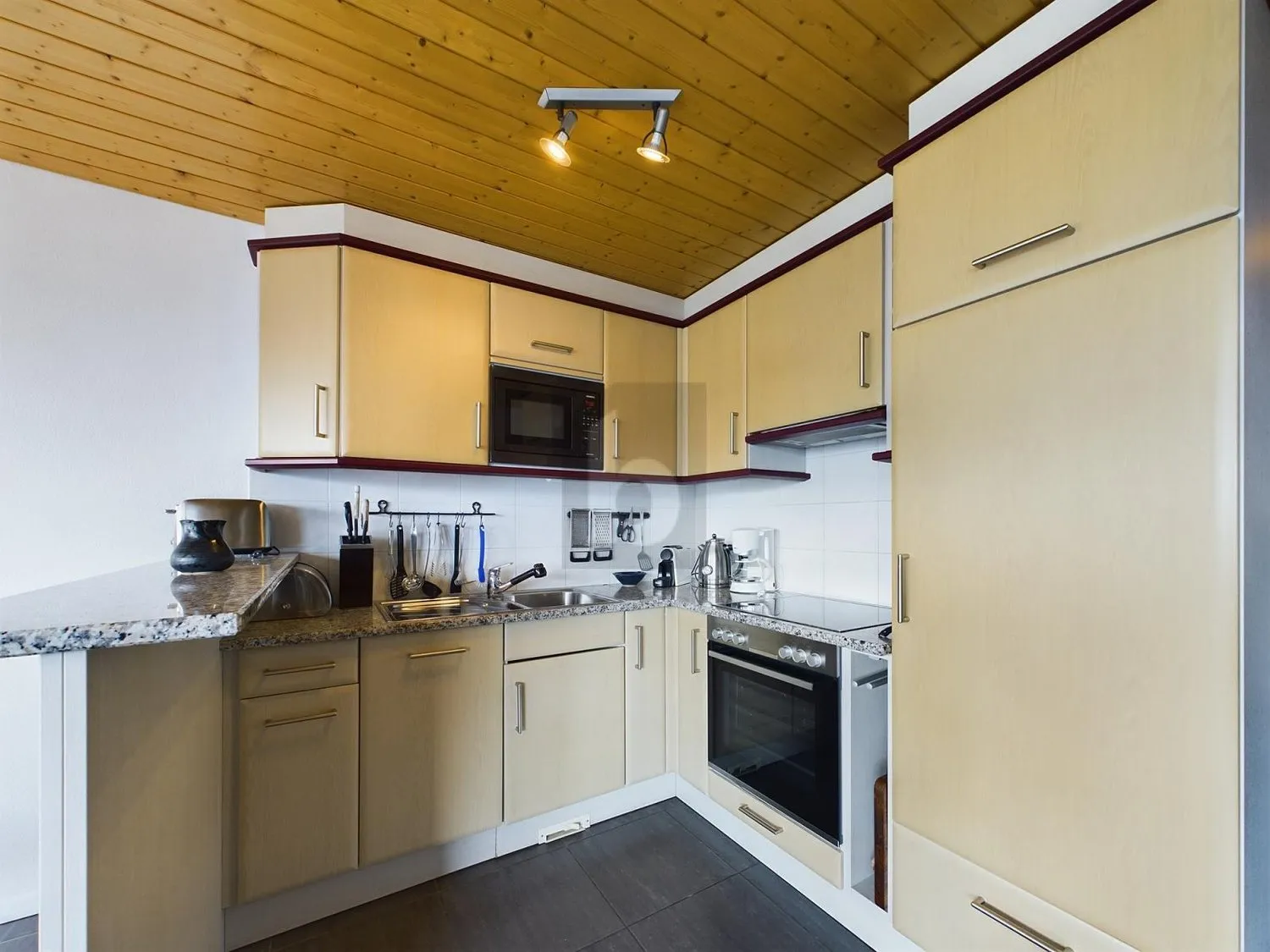 HERRLICHES PANORAMA VON DER SONNE VERWÖHNT