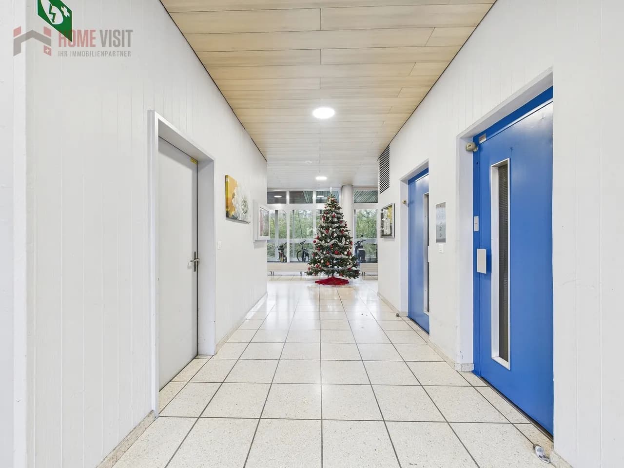 Helle 3.5-Zi.-Wohnung mit Lift und Garage - ideal für jedes Alter