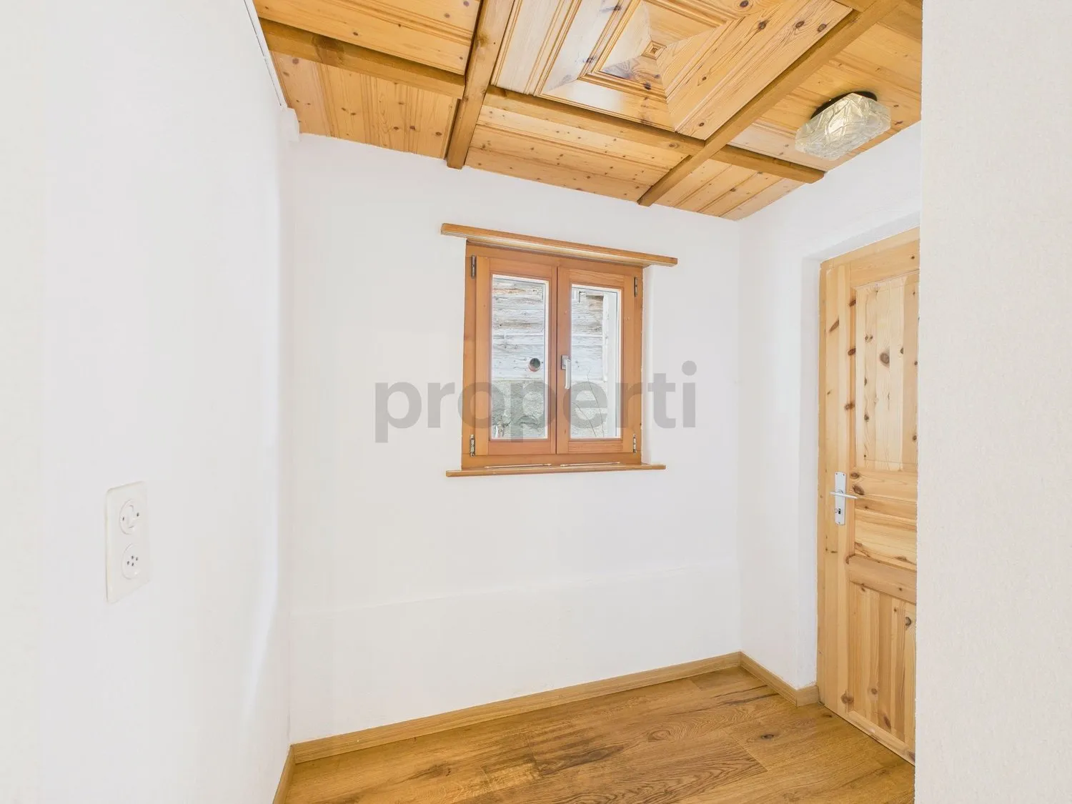 Charmante 2,5 Zimmer Wohnung im idyllischen Bergdorf Surin, Val Lumnezia