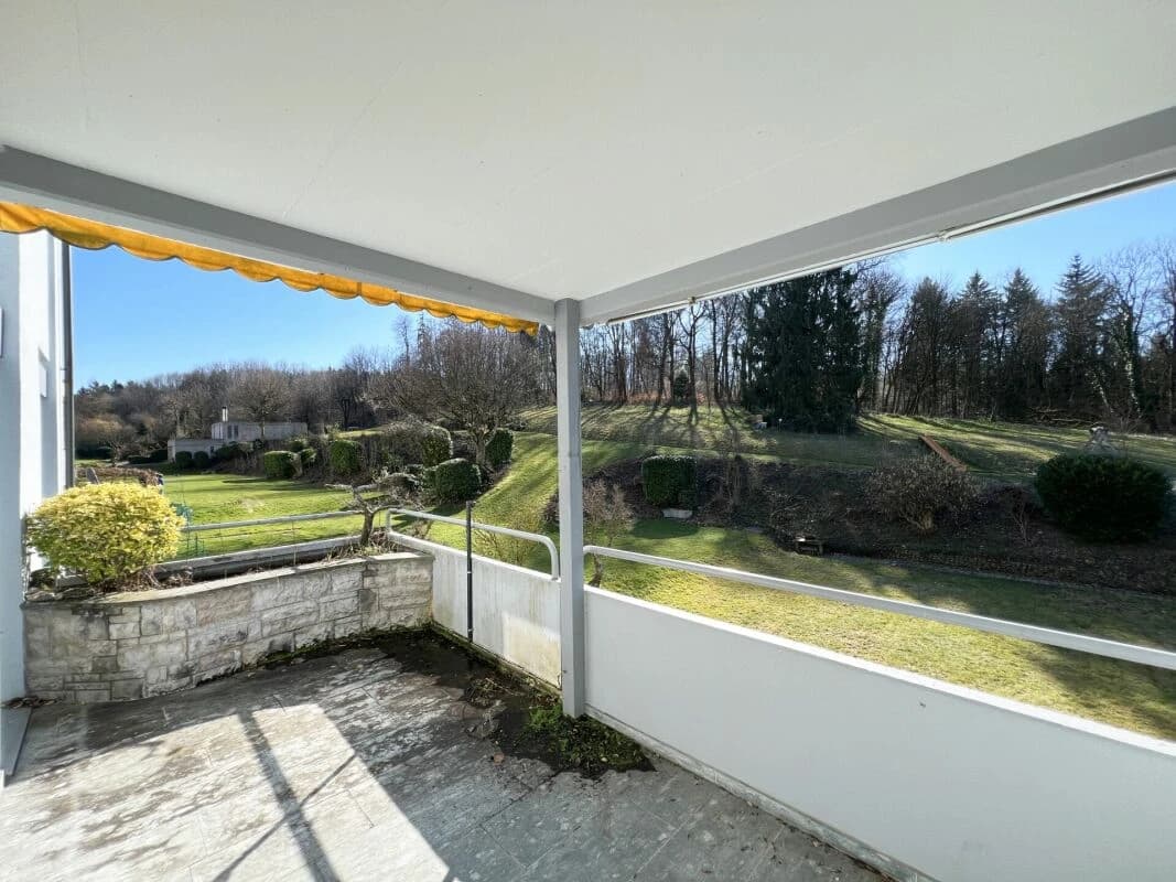 Grosszügige Eigentumswohnung an begehrter Lage mit Blick ins Grüne