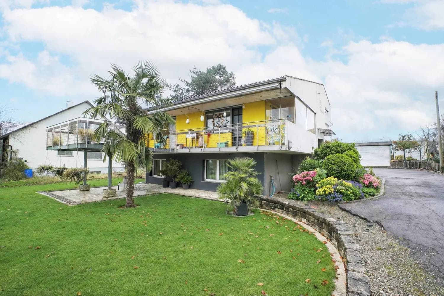 ZEITLOSER WOHNKLASSIKER MIT UMSCHWUNG