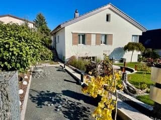 Moderne 5.5-Zimmer-Wohnung mit vorteilhafter Lage, Günsberg