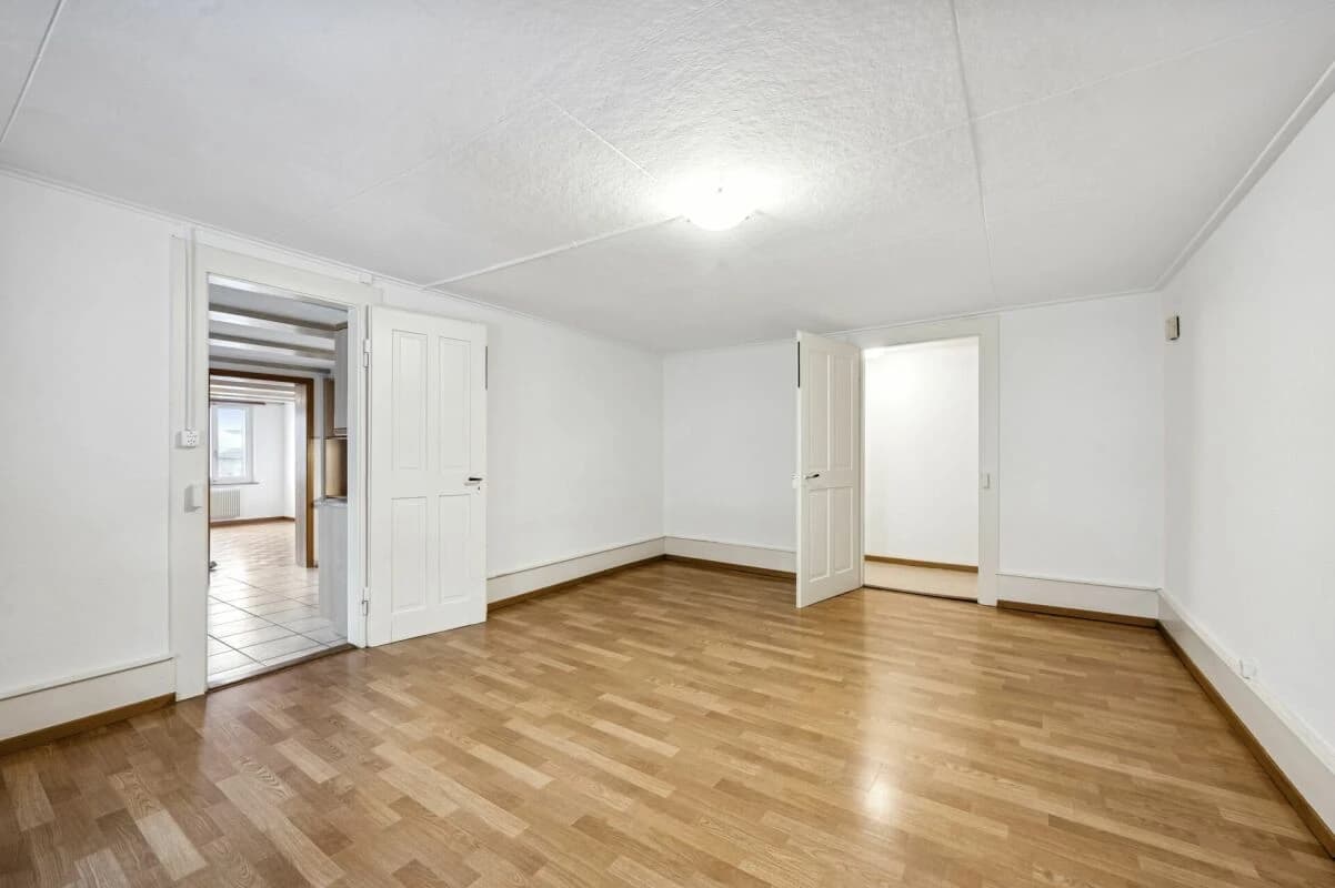 Bauernhaus mit Wohnraum, Ökonomieteil und Entwicklungspotenzial