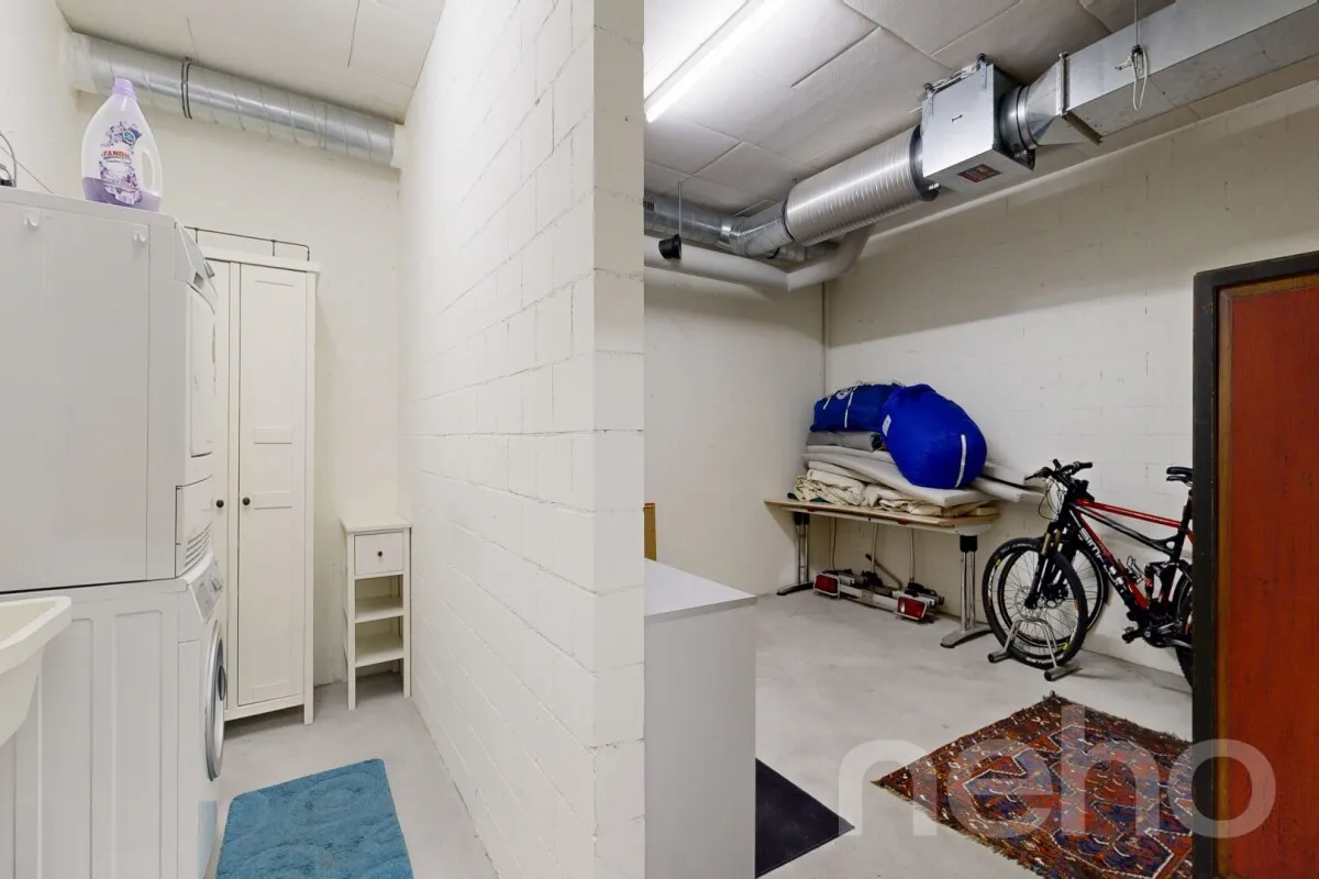 Moderne 3.5-Zimmer-Wohnung mit Westbalkon und zwei Tiefgaragenplätzen