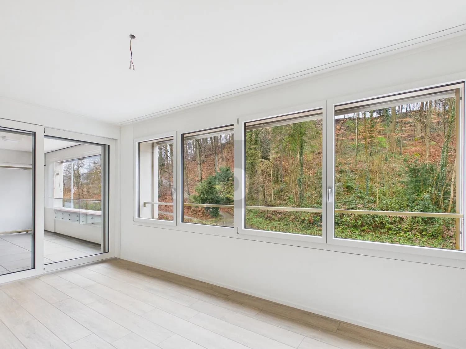 HOCHWERTIGER ERSTBEZUG MIT ZWEI GROSSEN BALKONEN