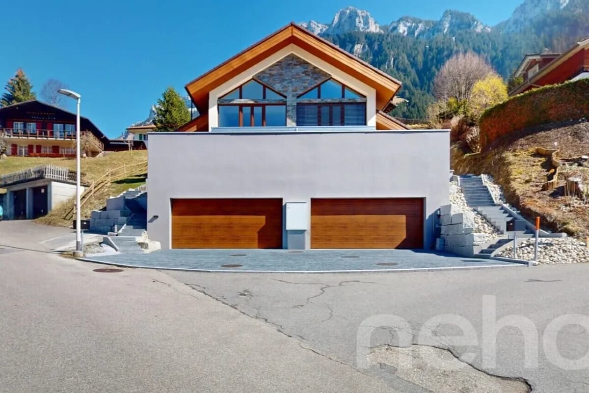 Ankommen und durchatmen: Neubau mit unverbaubarem Bergblick