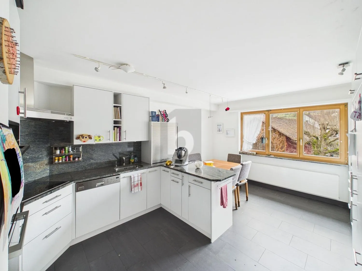 ZENTRAL, LICHTDURCHFLUTET UND FAMILIENFREUNDLICH