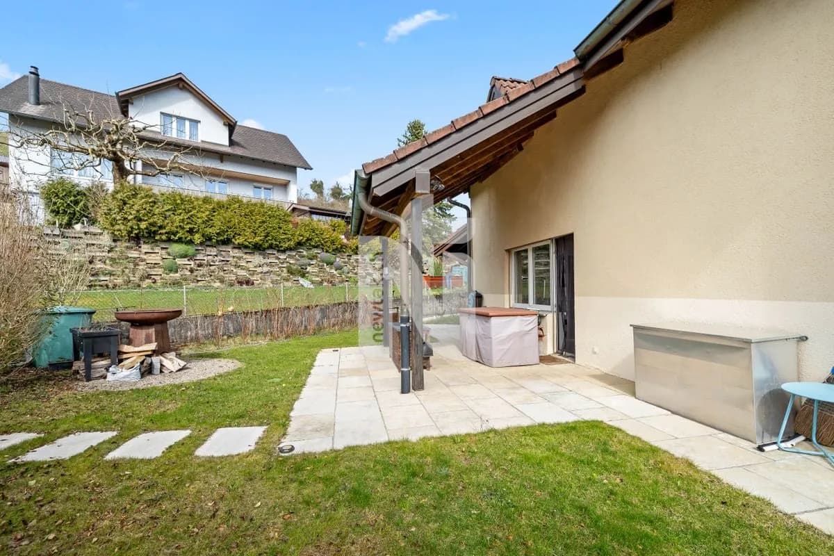 Ruhig, modern, familienfreundlich mit unverbaubarer Weitsicht ins Grüne, Garten und Tiefgaragenplätze