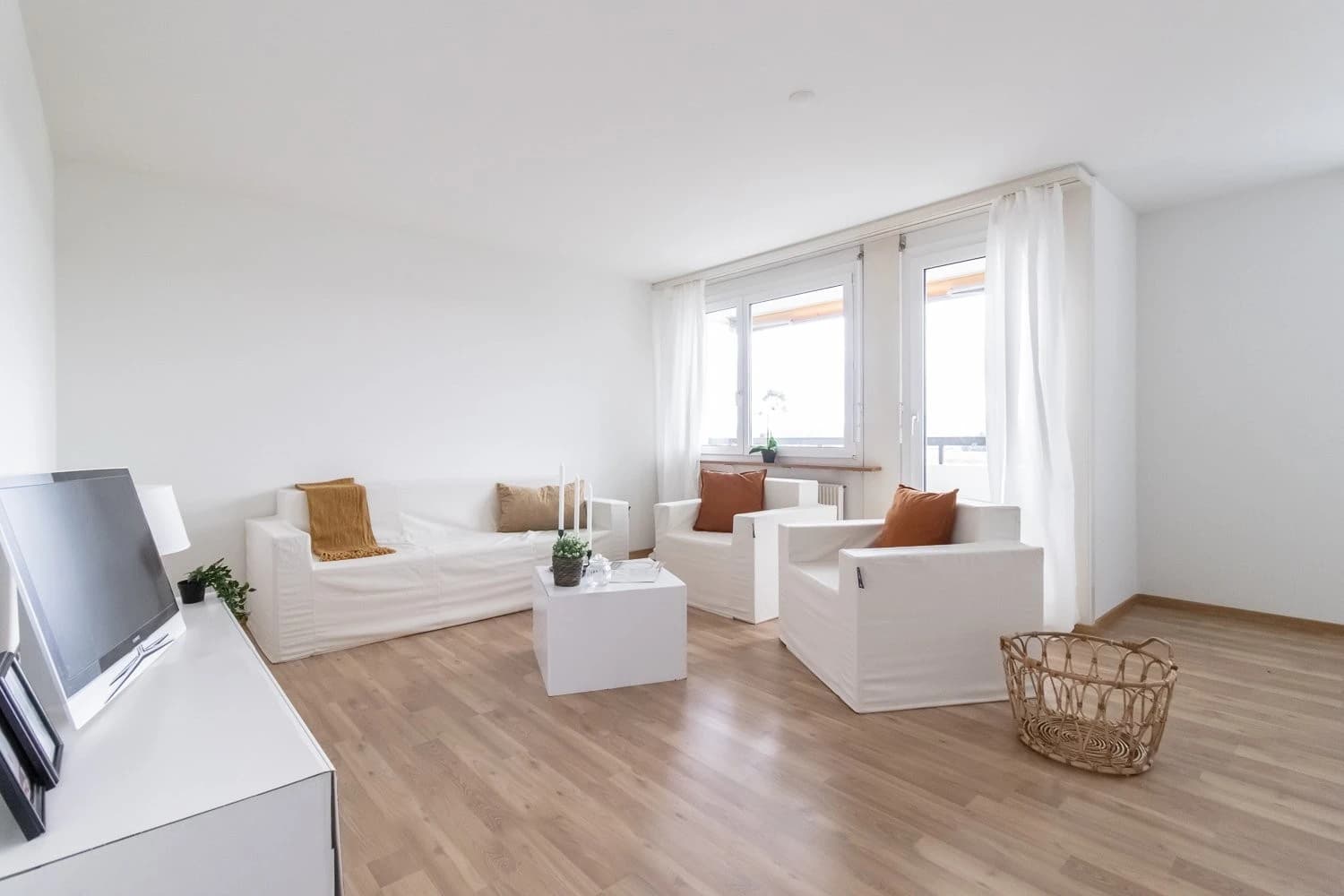 Schöne 3.5 Zimmerwohnung mit Balkon und grüne Umgebung