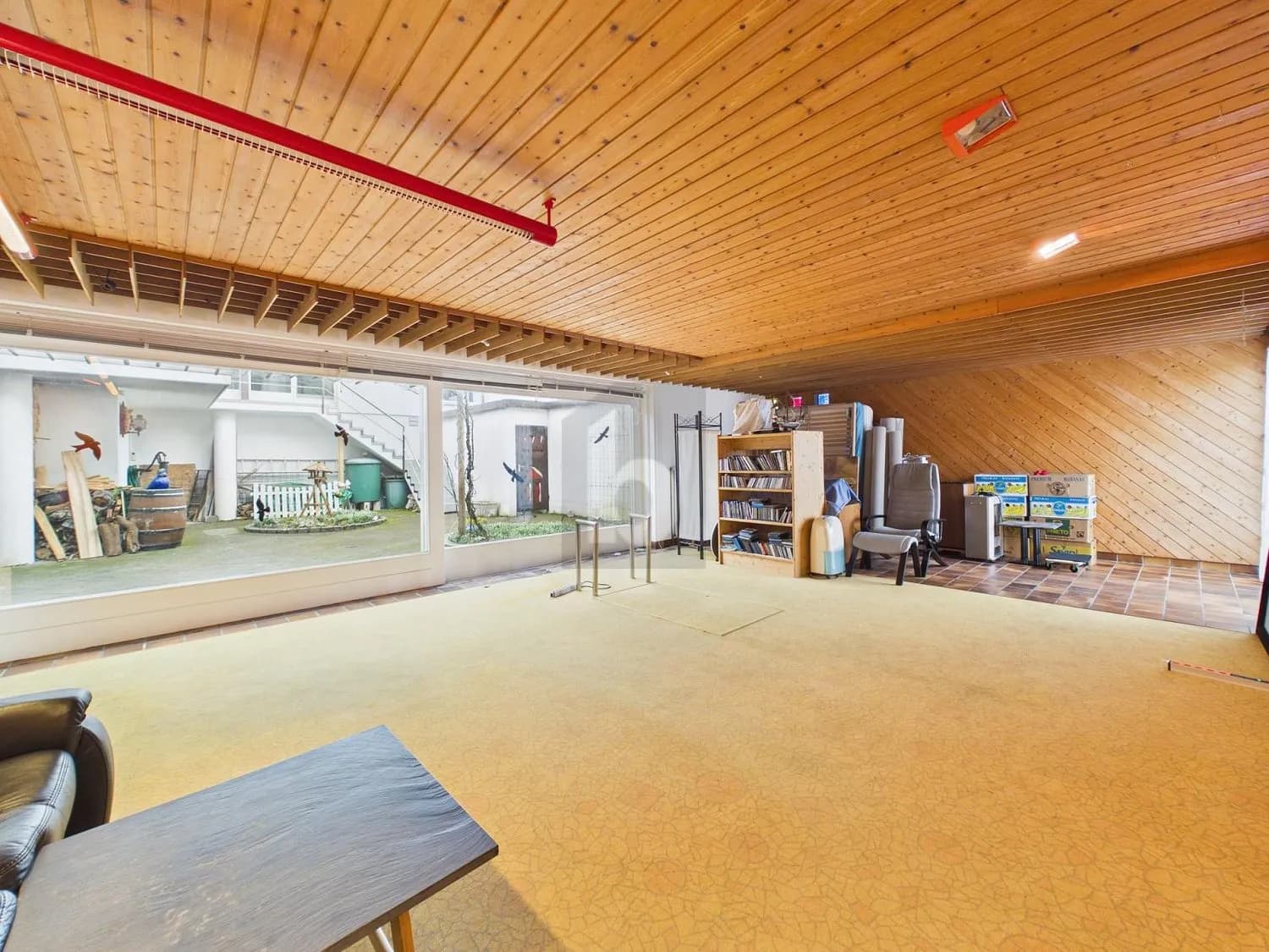 RIESIGER WINTERGARTEN MIT TRAUMHAFTER AUSSICHT