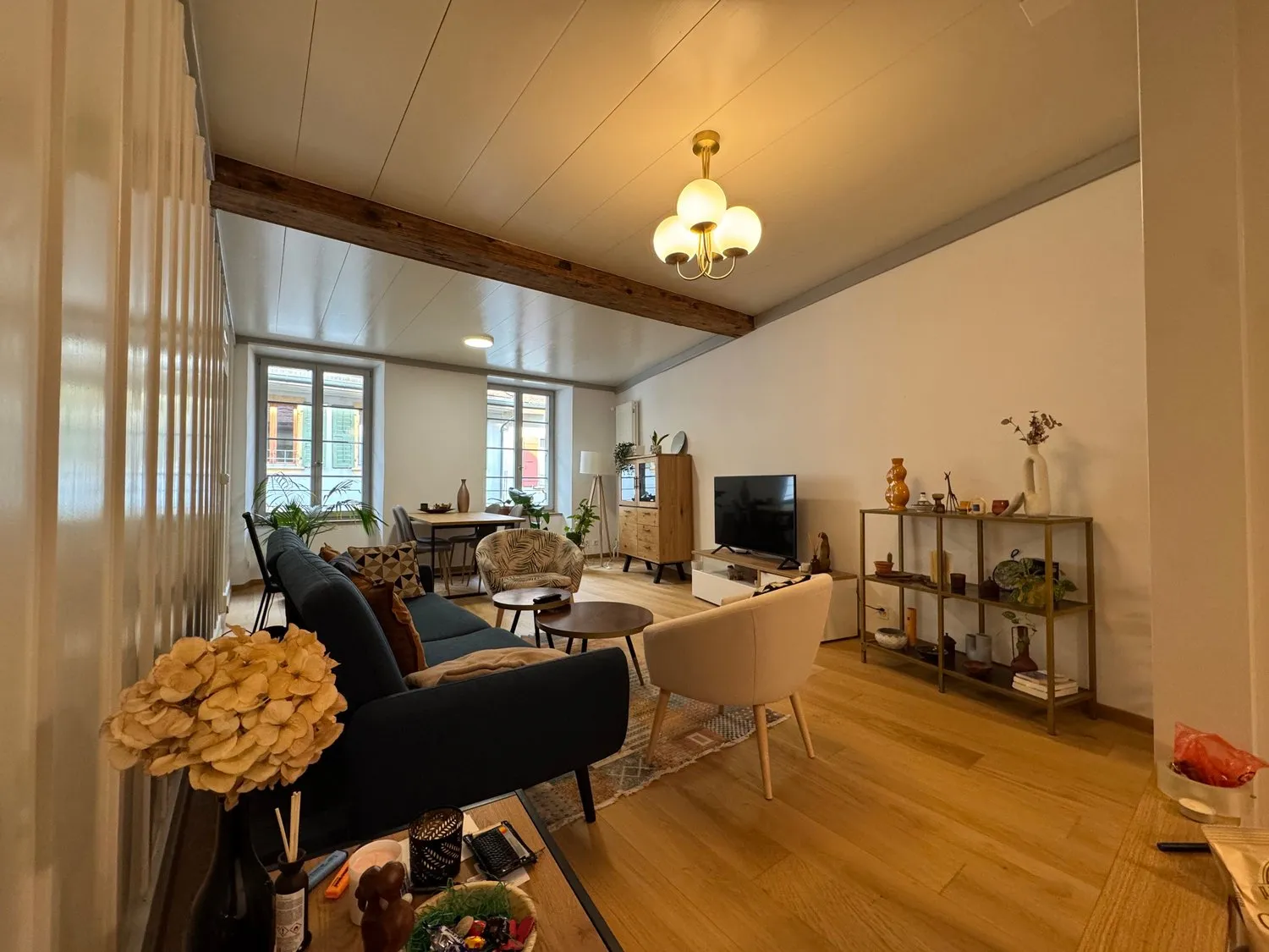 Charmante und frisch renovierte 2.5-Zimmer-Wohnung an sonniger und ruhiger Lage in Twann