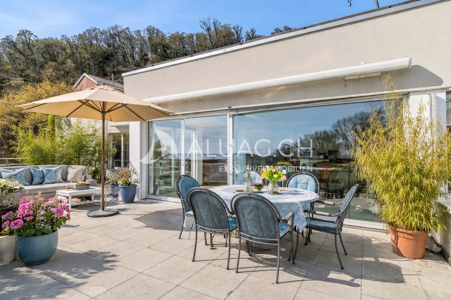 TERRASSENWOHNUNG MIT TRAUMHAFTER SEESICHT