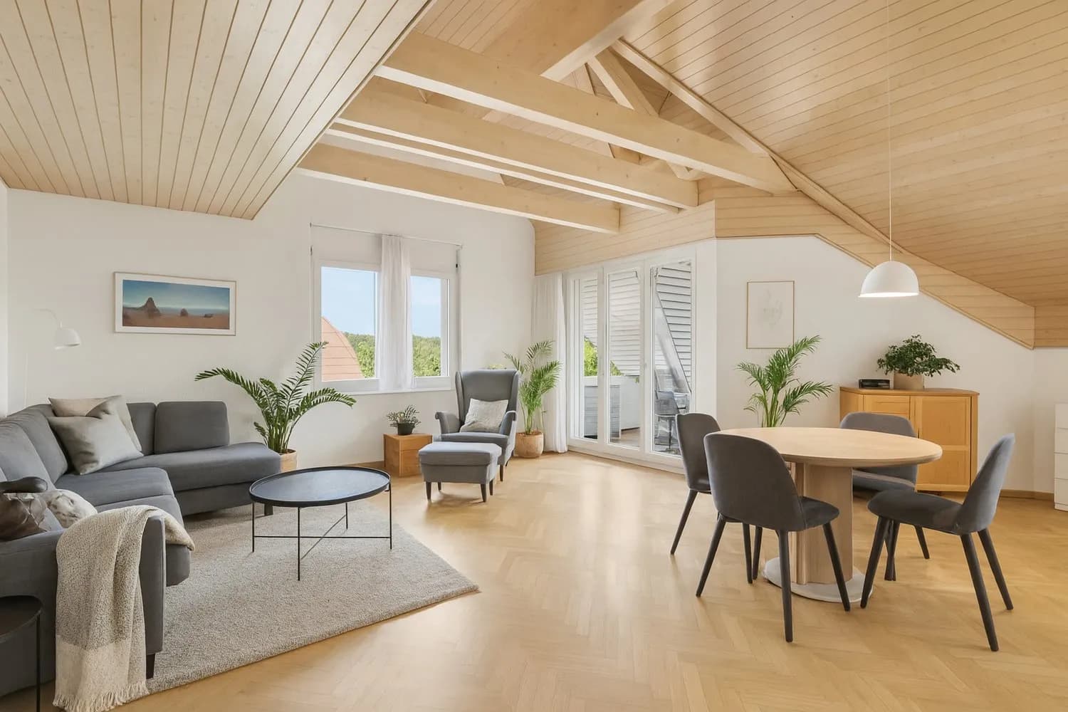 WOHNEN MIT STIL AUF ZWEI ETAGEN